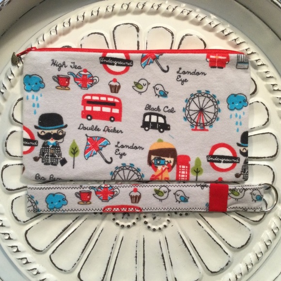 HANDMADE BY ME Handbags - Cute Cosmetic Zipper LONDON BAG & KEYCHAIN